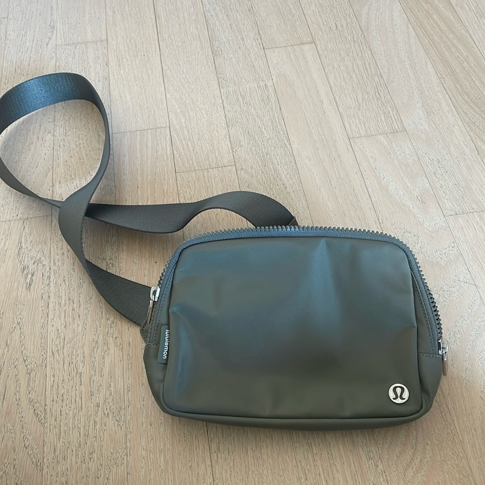 Lululemon Everywhere Belt Bag Large 2L